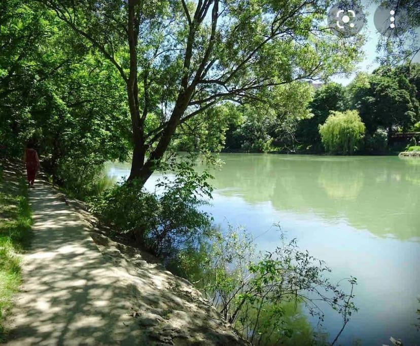 «  La Petite Maison » ....Des Grands Espaces... Saint-Maur-des-Fossés المظهر الخارجي الصورة